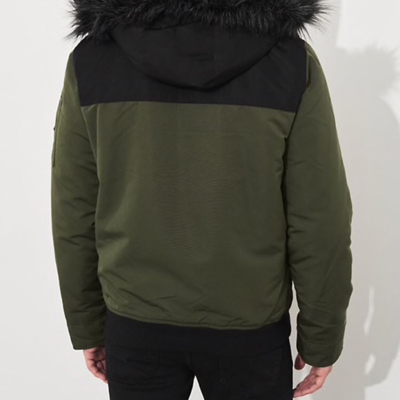 Hollister Sherpa-Lined Hooded Bomber Jacket Men - Picture 3 of 4